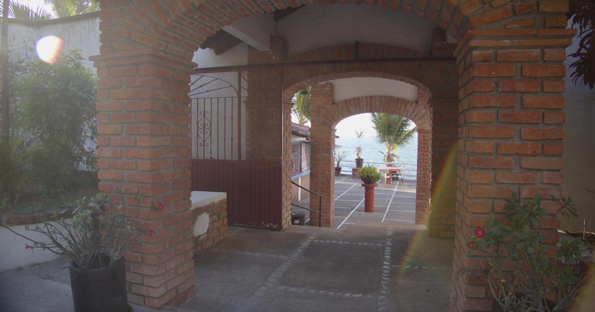 Traditional Sierra Leon Oceanfront Rooms - Adults Only Puerto Vallarta Ngoại thất bức ảnh