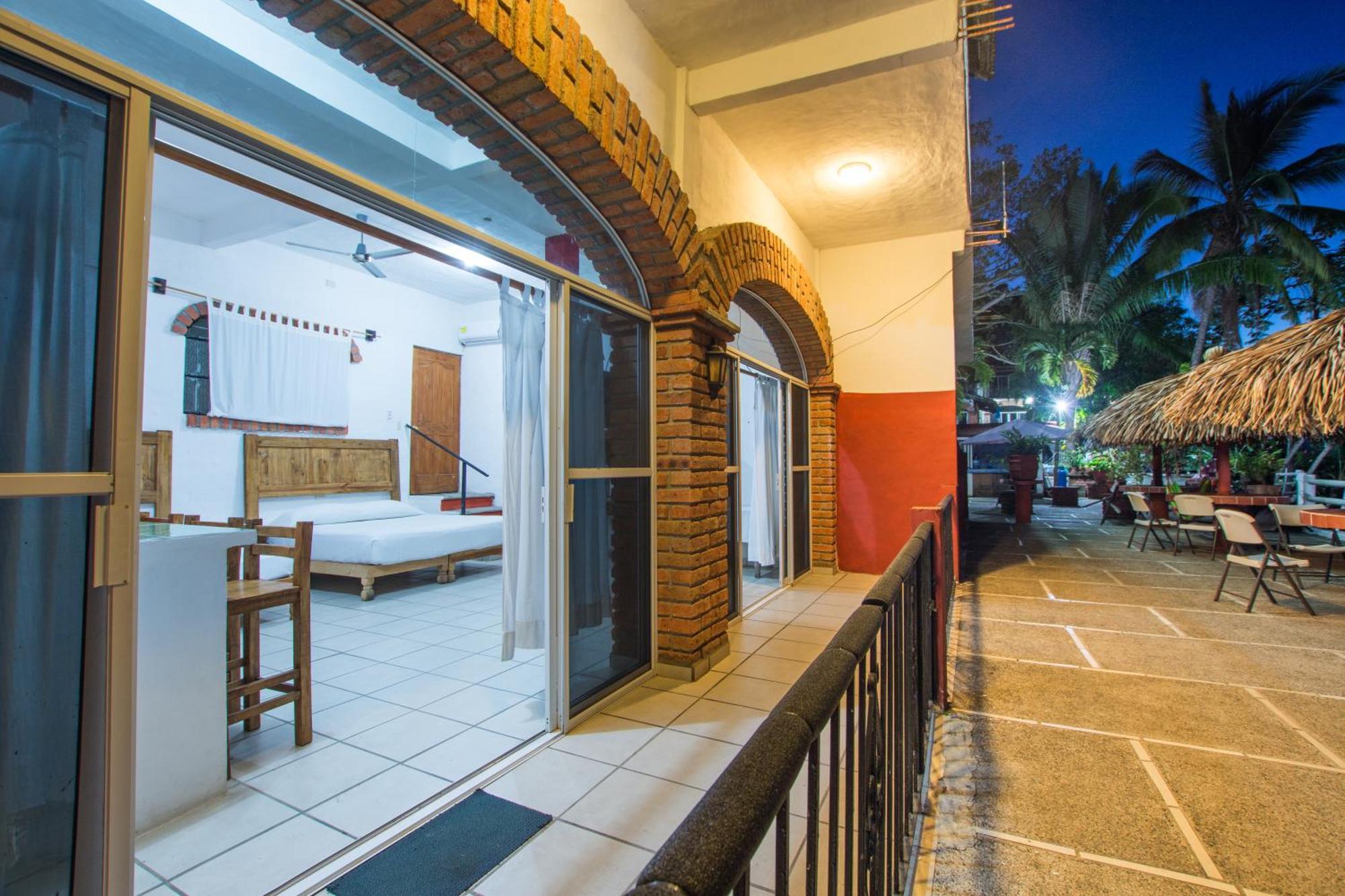 Traditional Sierra Leon Oceanfront Rooms - Adults Only Puerto Vallarta Ngoại thất bức ảnh